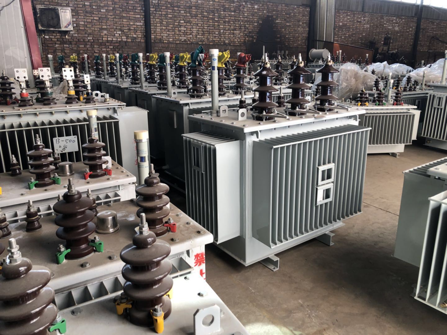3 Phase Oil Immersed Type Distribution Transformer 3 Phase Oil Immersed Type Distribution Transformer